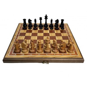 Шахматы Ход Корля махагон 45 с классическими фигурами из бука