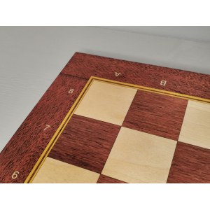 Шахматы деревянные с фигурами из бука в доске люкс 50