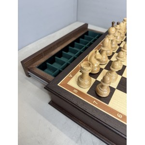 Шахматный ларец подарочный с фигурами из дуба