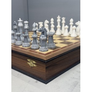 Шахматы подарочные в ларце с фигурами из мрамора