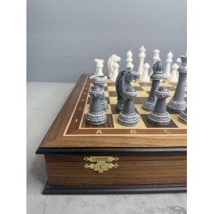 Шахматы подарочные в ларце с фигурами из мрамора