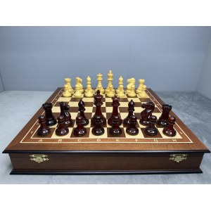 Шахматы подарочные с фигурами из самшита