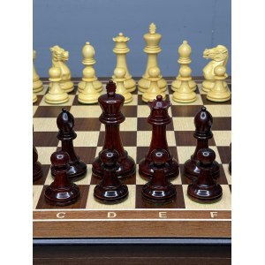 Шахматы подарочные с фигурами из самшита