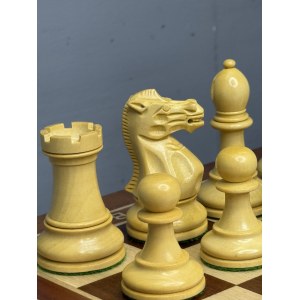 Шахматы подарочные с фигурами из самшита
