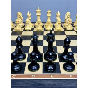 Шахматы подарочные с фигурами из самшита и палисандра