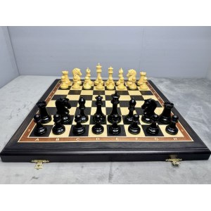 Шахматы подарочные с фигурами из самшита и палисандра