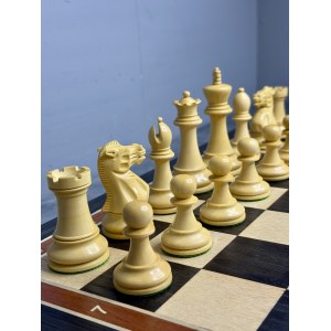 Шахматы подарочные большие с фигурами из самшита
