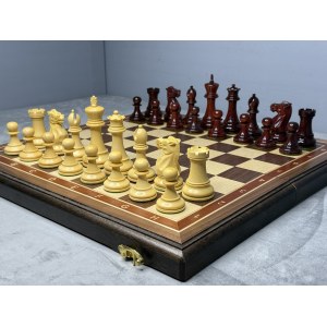 Шахматы подарочные с фигурами из самшита и палисандра