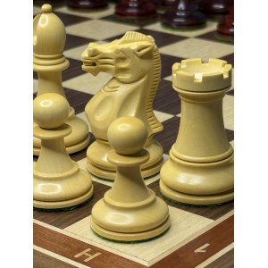 Шахматы подарочные с фигурами из самшита и палисандра