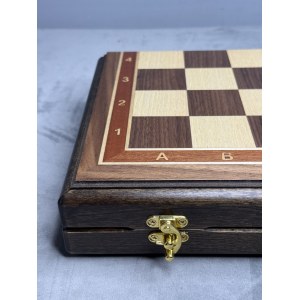 Шахматы подарочные с фигурами из самшита и палисандра