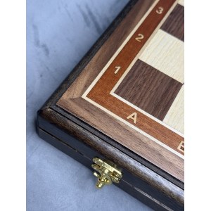 Шахматы подарочные с фигурами из самшита и палисандра