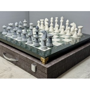 Шахматы из камня подарочные "Стаунтон"