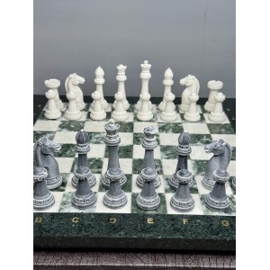 Шахматы из камня подарочные "Стаунтон"