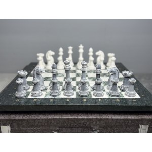 Шахматы из камня подарочные "Стаунтон"