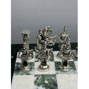 Шахматы из камня подарочные "Римское сражение"