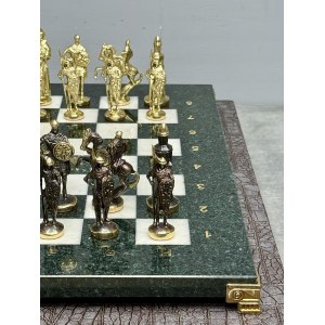 Шахматы из камня «Русские» с бронзовыми фигурами 