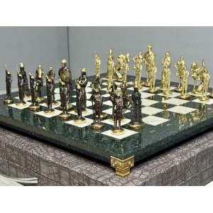 Шахматы из камня «Русские» с бронзовыми фигурами 